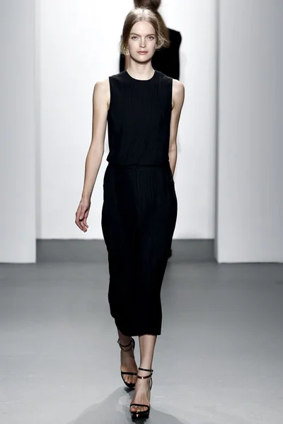 Look 25